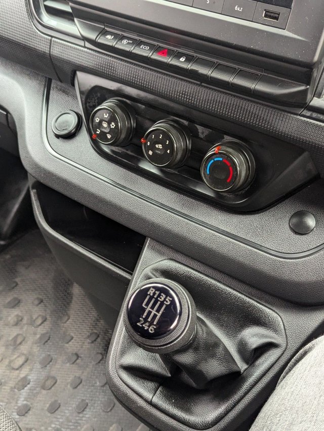 2022 RENAULT TRAFIC - Photo 12