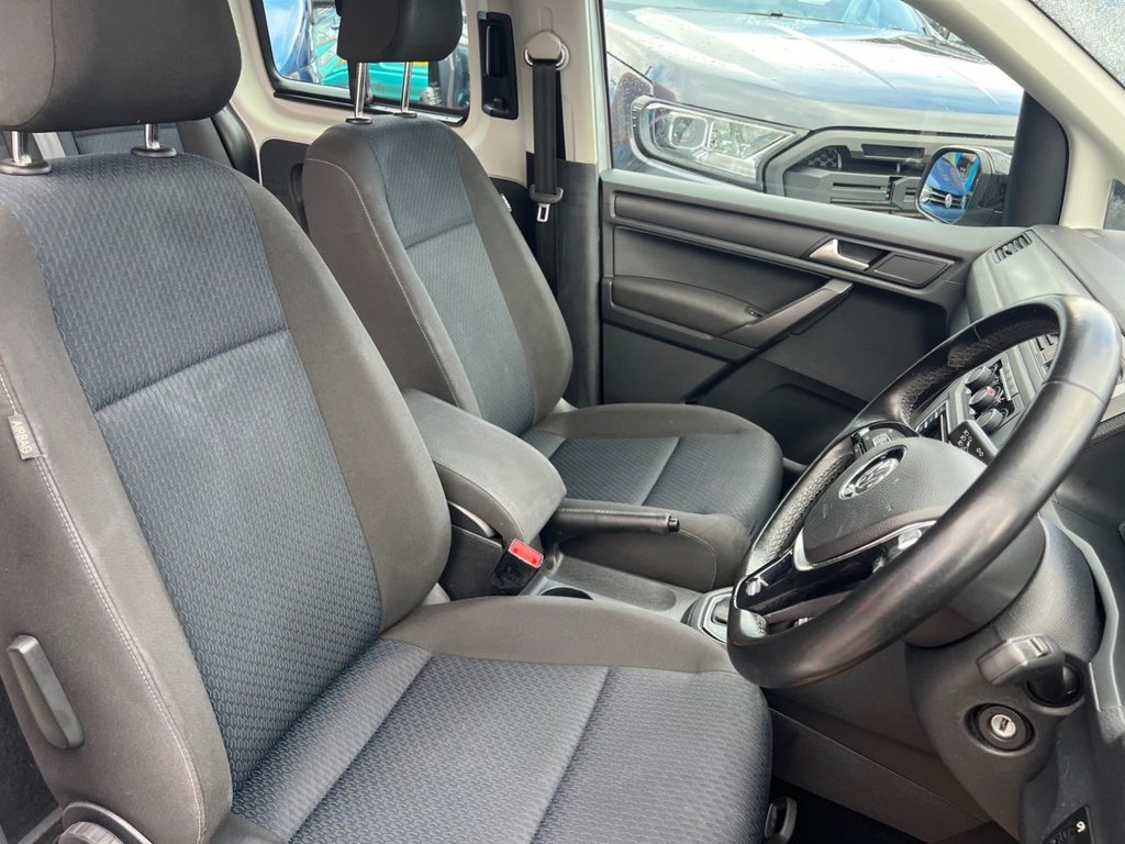 USED 2018 18 VOLKSWAGEN CADDY MAXI LIFE 2.0 TDI BlueMotion Tech MPV 5dr Diesel DSG Euro 6 (s/s) (102 ps) 2 LITRE / DSG / 7 SEATS