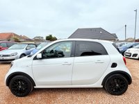 USED 2016 66 SMART FORFOUR 0.9T Edition White Hatchback 5dr Petrol Twinamic AUTOMATIC Stunning 5 door petrol low Mileage with a FSH