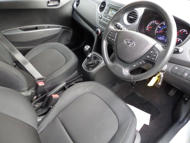 2019 HYUNDAI I10 - Photo 10