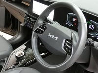 USED 2022 72 KIA NIRO 1.6h GDi 3 SUV 5dr Petrol Hybrid DCT Euro 6 (s/s) (139 bhp) SAT NAV PART LEATHER REAR VIEW CAMERA CRUISE CONTROL PARKING SENSORS 1 OWNER SERVICE HISTORY KIA WARRANTY TILL OCT 2029