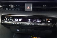 USED 2025 74 TOYOTA C-HR 1.8 VVT-h Design 5dr CVT (SAT NAV, HEATED SEATS) 