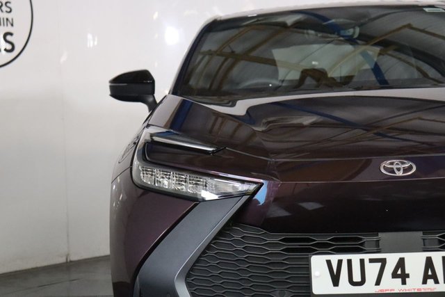2025 TOYOTA C-HR 1.8 VVT-h Design 5dr CVT (SAT NAV, HEATED SEATS) - Photo 12