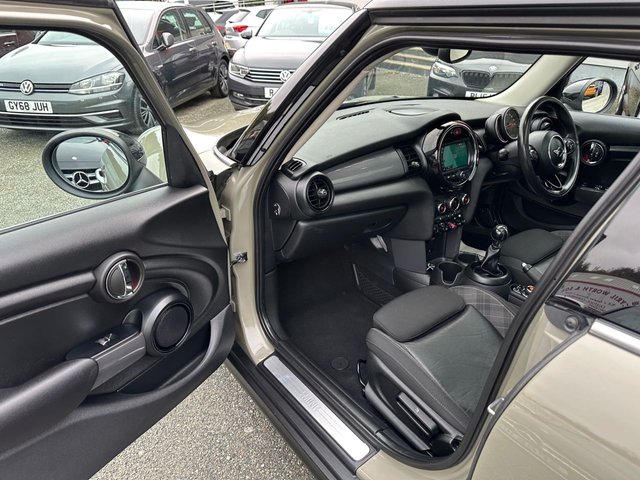 2018 MINI HATCH 1.5 Cooper Hatchback 5dr Petrol Manual Euro 6 (s/s) (136 ps) - Photo 12
