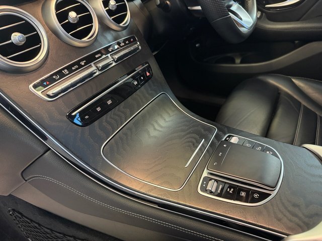 2020 Mercedes-Benz GLC - Photo 6