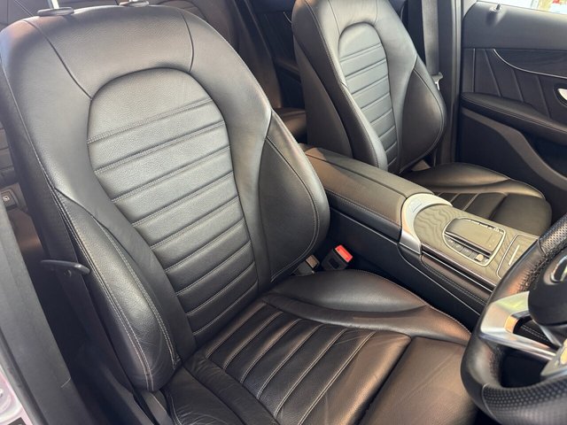 2020 Mercedes-Benz GLC - Photo 2