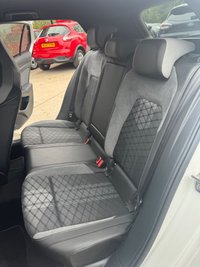 USED 2024 24 VOLKSWAGEN GOLF 1.5 eTSI MHEV R-Line Hatchback 5dr Petrol Hybrid DSG Euro 6 (s/s) (150 ps) Full service