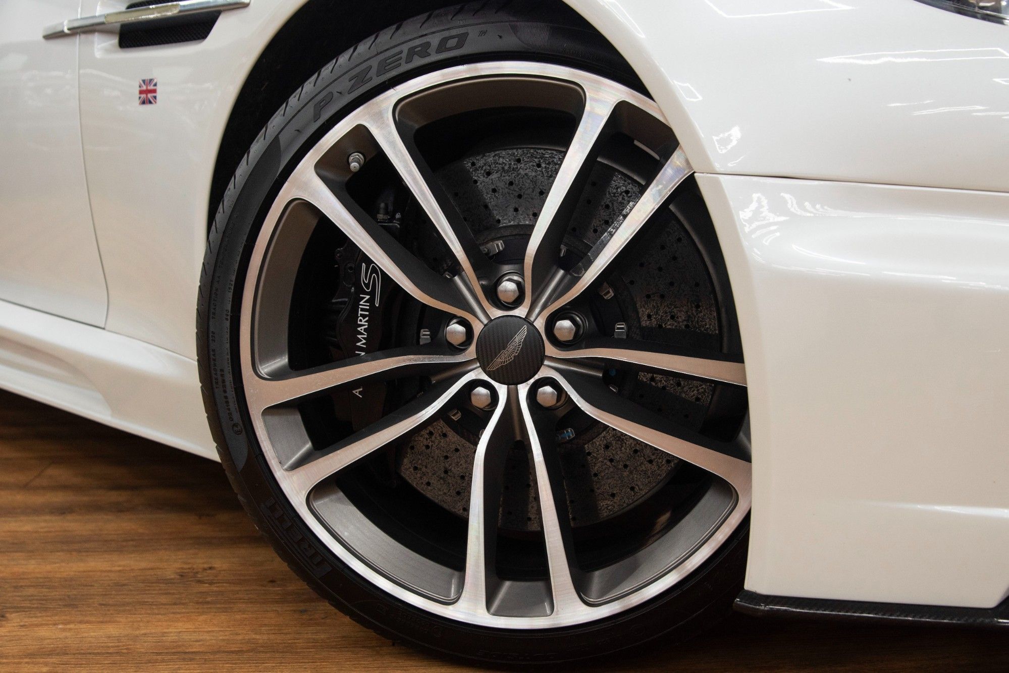 USED 2012 61 ASTON MARTIN DBS 5.9L 