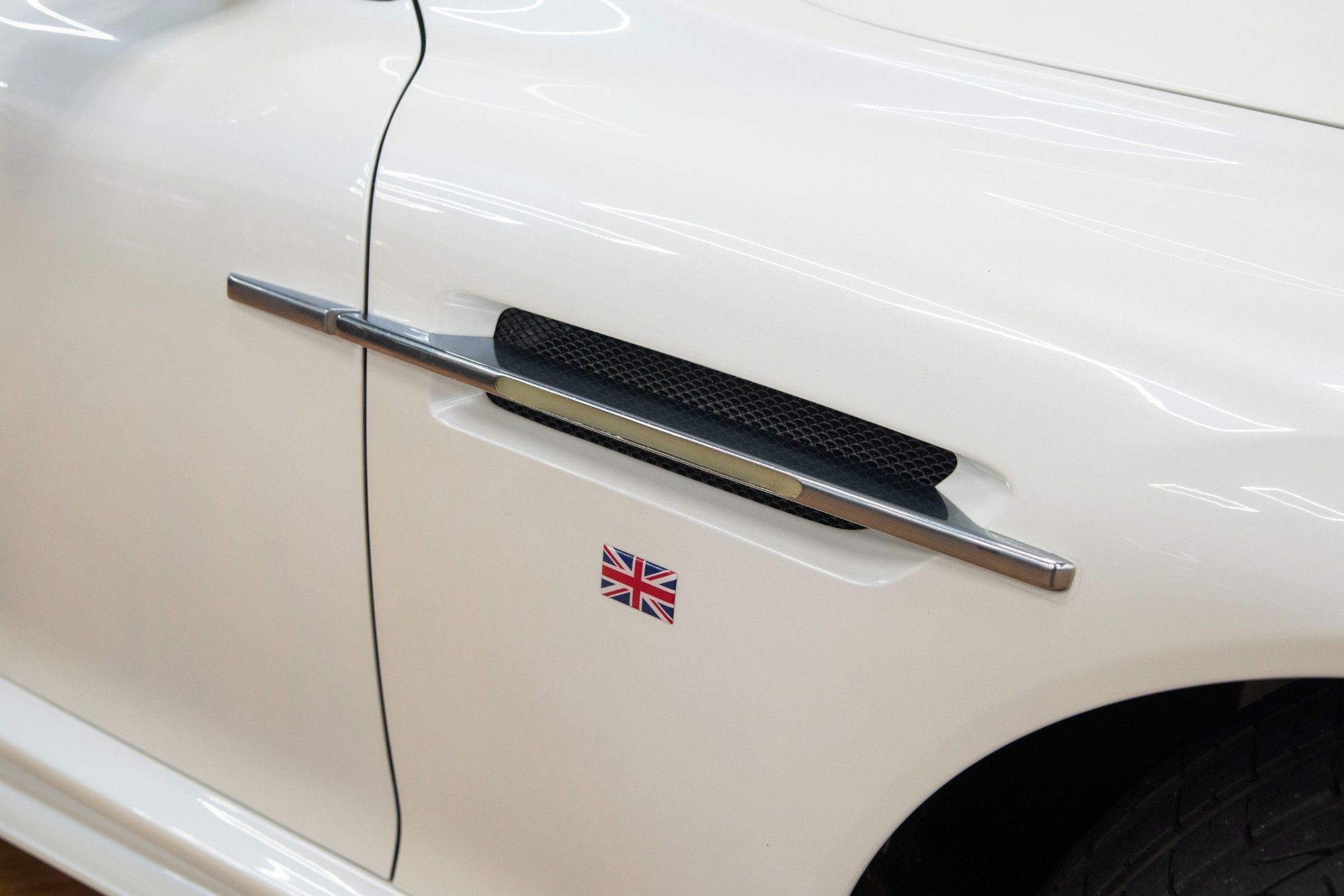 USED 2012 61 ASTON MARTIN DBS 5.9L 