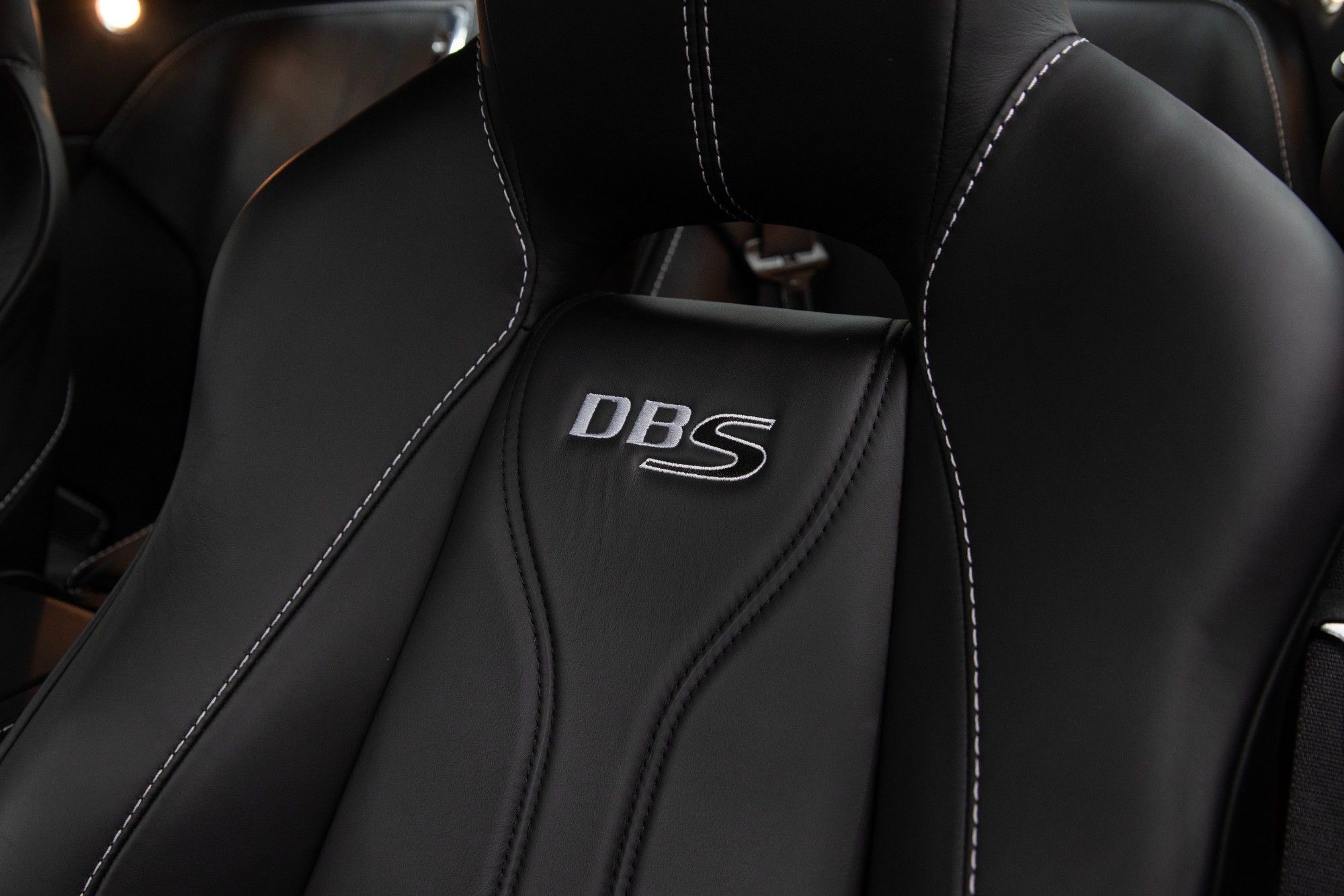 USED 2012 61 ASTON MARTIN DBS 5.9L 