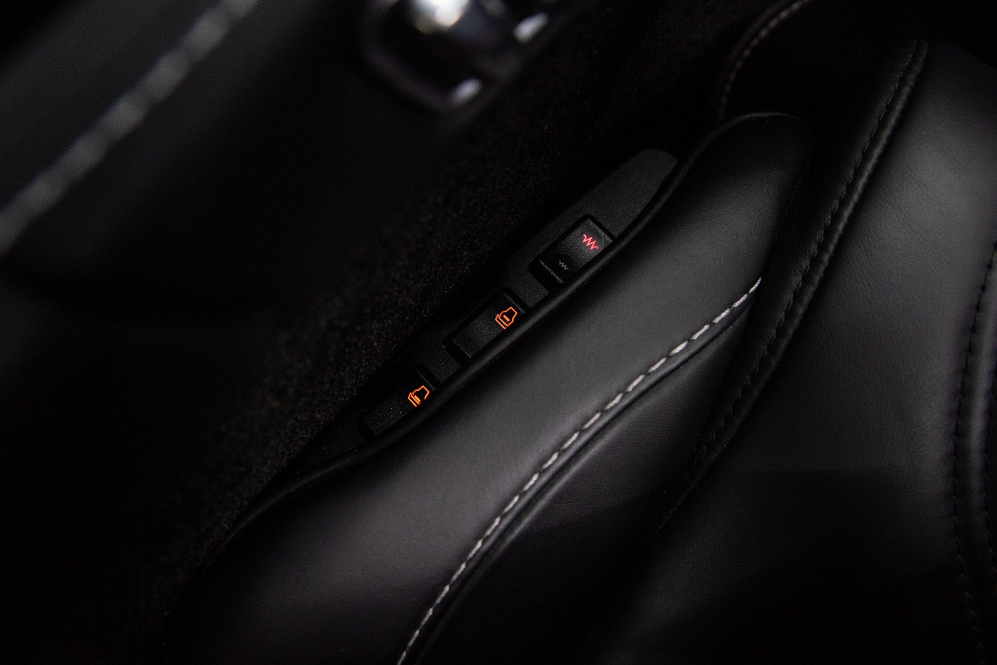 USED 2012 61 ASTON MARTIN DBS 5.9L 