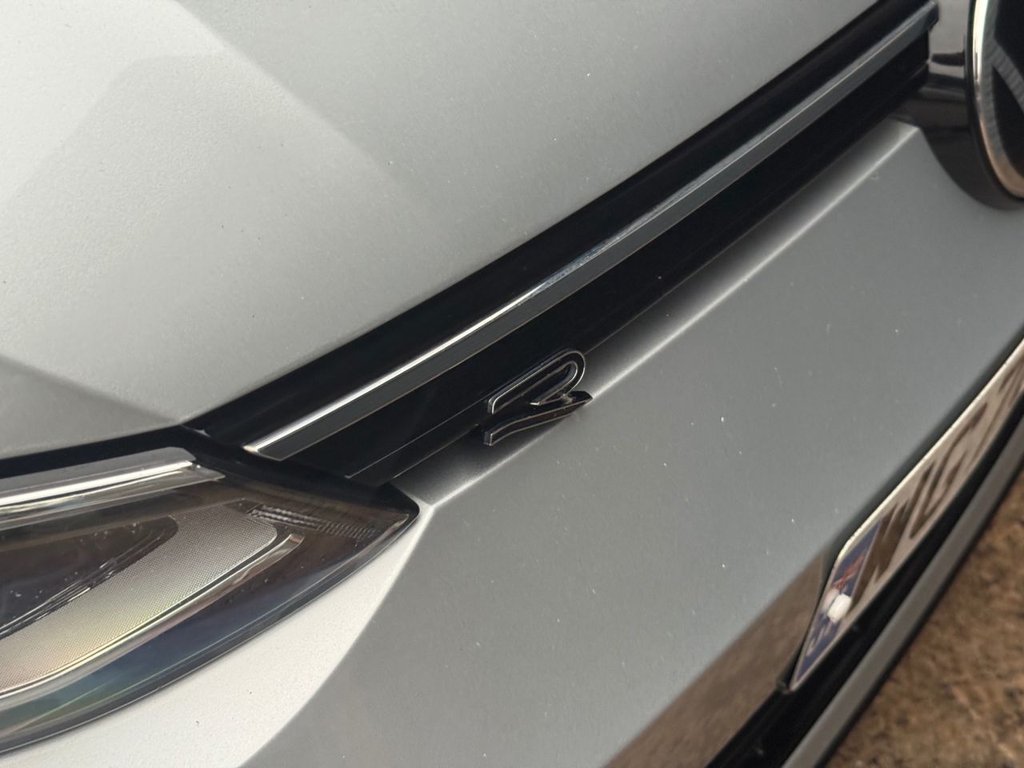 USED 2021 70 VOLKSWAGEN GOLF 1.5 eTSI MHEV R-LINE Hatchback 5dr Petrol Hybrid DSG Euro 6 (s/s) (150 ps) WINTER PACK  