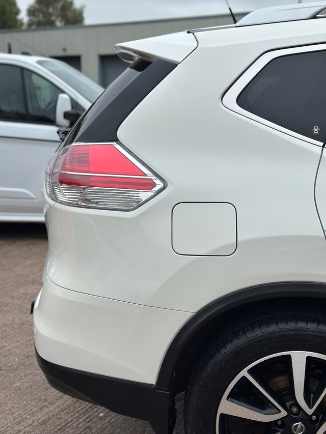 View our NISSAN X-TRAIL