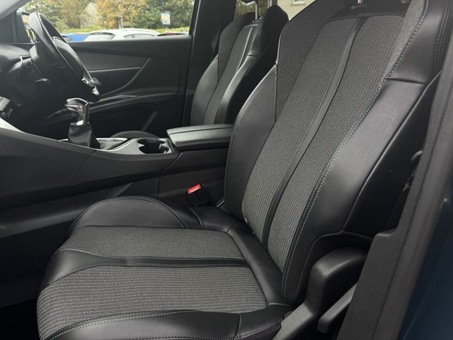 2022 PEUGEOT 3008 2022 1.5 BlueHDi Allure Premium SUV 5dr Diesel - Photo 5