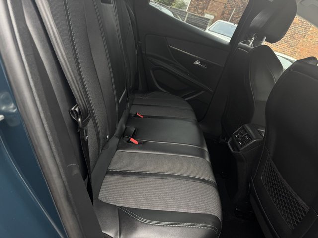 2022 PEUGEOT 3008 2022 1.5 BlueHDi Allure Premium SUV 5dr Diesel - Photo 7