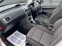USED 2007 07 PEUGEOT 307 1.6 HDi S Estate 5dr Diesel Manual (131 g/km, 110 bhp) 