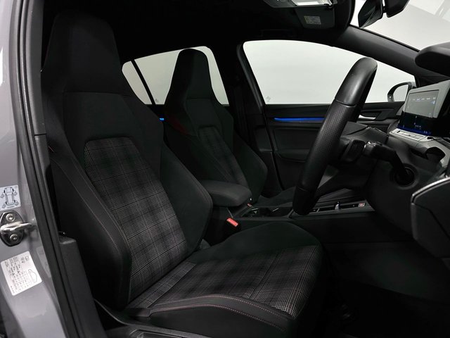 2021 Volkswagen Golf 2L GTI 5dr - Photo 5