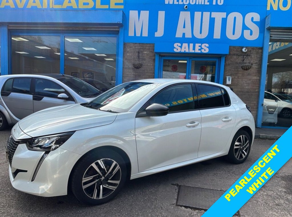 White 2022 Peugeot 208 Hatchback Front-wheel drive Manual