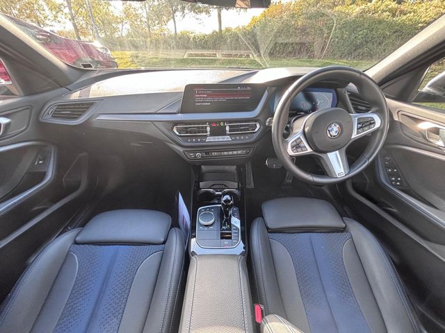 2023 BMW 1 SERIES - Photo 9