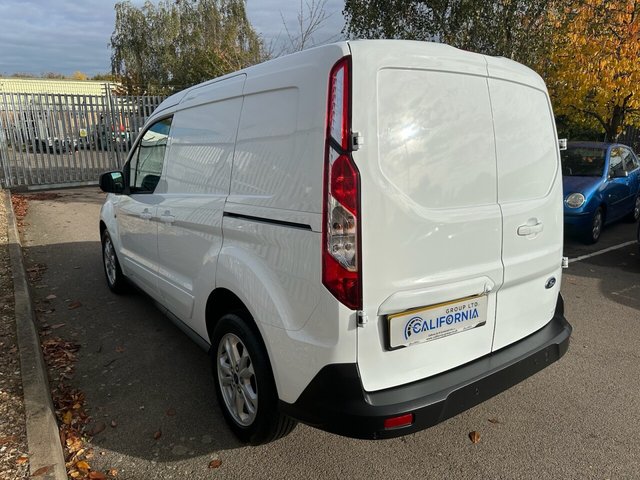 2023 Ford Transit Connect 1.5L Limited 5dr - Photo 7