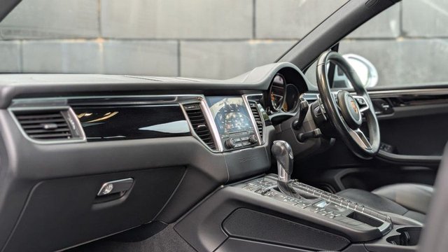 2018 PORSCHE MACAN 2018 3.0T V6 GTS SUV 5dr Petrol PDK 4WD Euro 6 (s/s) (360 ps) - Photo 12