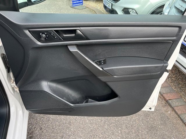 2017 VOLKSWAGEN CADDY - Photo 12