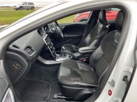 USED 2014 14 VOLVO V40 1.6 T3 R-Design Hatchback 5dr Petrol Manual Euro 5 (s/s) (150 ps) 