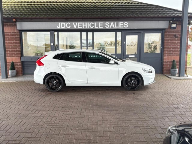 2014 VOLVO V40 2014 1.6 T3 R-Design Hatchback 5dr Petrol Manual Euro 5 (s/s) (150 ps) - Photo 4