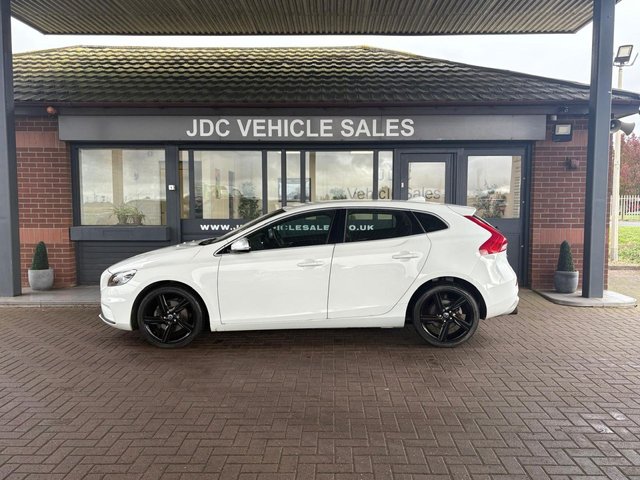 2014 VOLVO V40 2014 1.6 T3 R-Design Hatchback 5dr Petrol Manual Euro 5 (s/s) (150 ps) - Photo 5