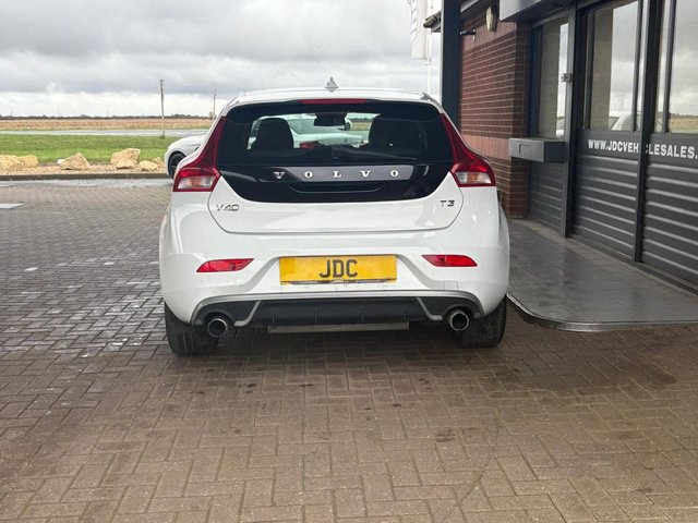 2014 VOLVO V40 2014 1.6 T3 R-Design Hatchback 5dr Petrol Manual Euro 5 (s/s) (150 ps) - Photo 10