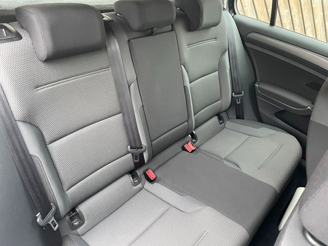 2017 Volkswagen Golf 1.6L SE Nav 5dr - Photo 7