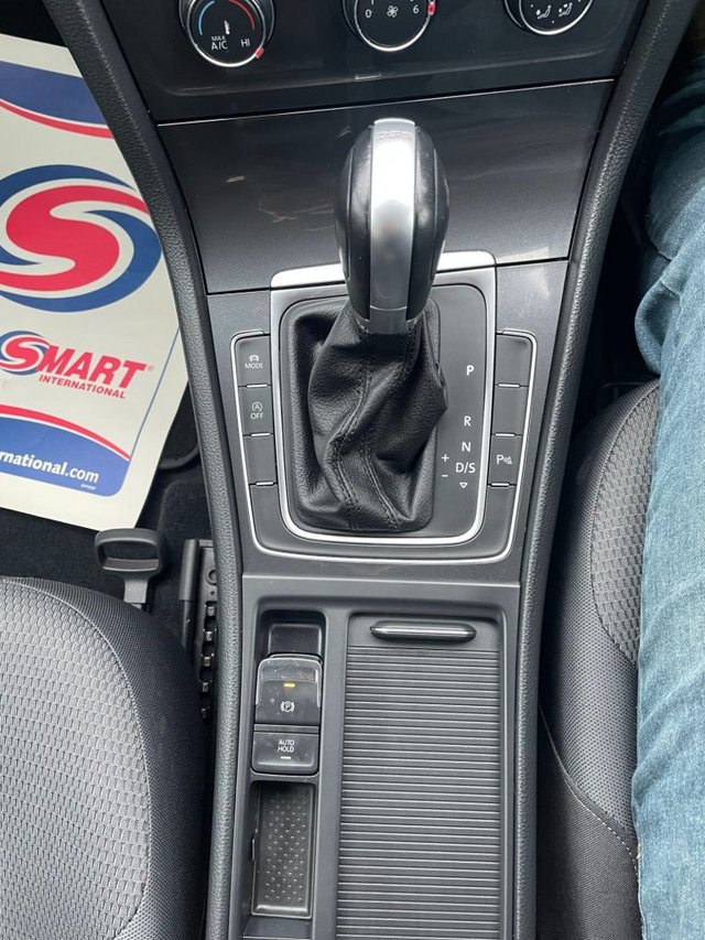 2017 Volkswagen Golf 1.6L SE Nav 5dr - Photo 10