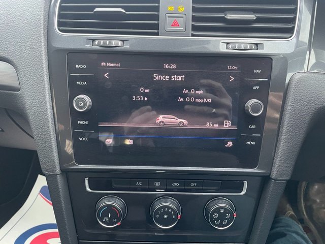 2017 Volkswagen Golf 1.6L SE Nav 5dr - Photo 11