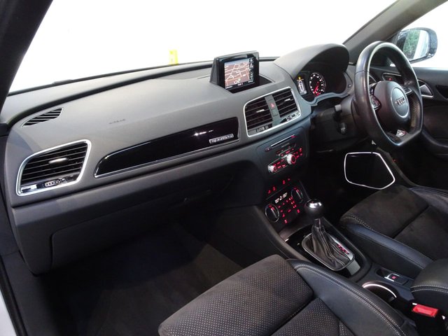 2017 AUDI Q3 2.0 TFSI Black Edition SUV 5dr Petrol S Tronic quattro Euro 6 (s/s) (180 ps) - Photo 5