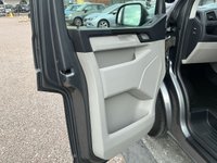 USED 2018 67 VOLKSWAGEN TRANSPORTER 2.0 TDI T28 BlueMotion Tech Highline Kombi Double Cab 4dr Diesel Manual FWD SWB Euro 6 (s/s) (102 ps) 