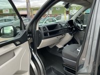 USED 2018 67 VOLKSWAGEN TRANSPORTER 2.0 TDI T28 BlueMotion Tech Highline Kombi Double Cab 4dr Diesel Manual FWD SWB Euro 6 (s/s) (102 ps) 