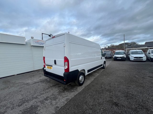 2024 Peugeot Boxer 2.2L Professional Premium + 5dr - Photo 8