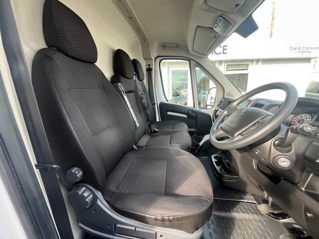 2024 Peugeot Boxer 2.2L Professional Premium + 5dr - Photo 12