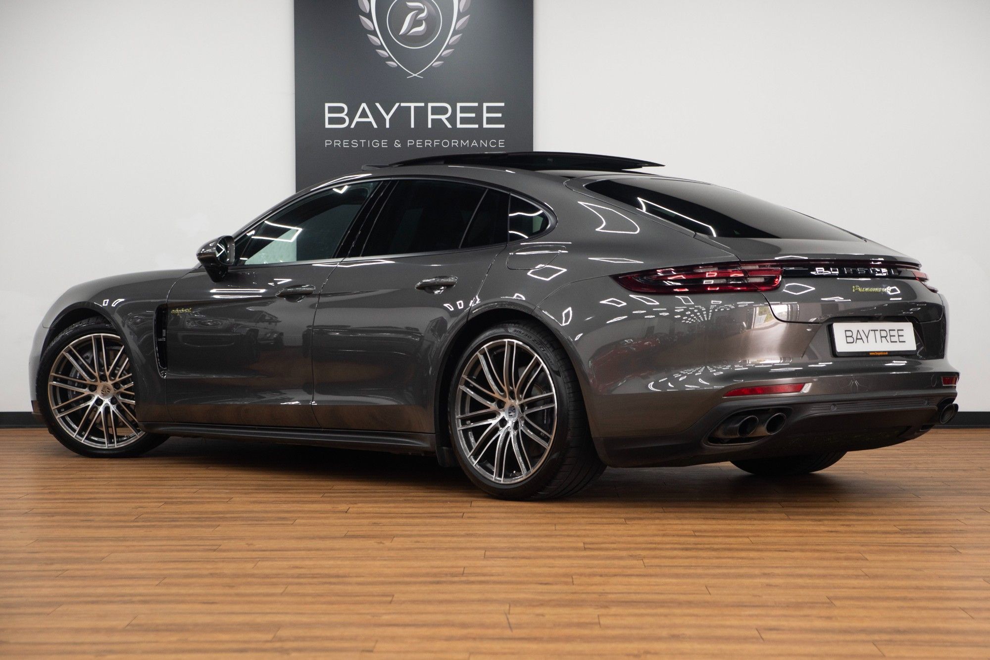 USED 2018 18 PORSCHE PANAMERA 2.9 V6 E-Hybrid 14kWh 4  