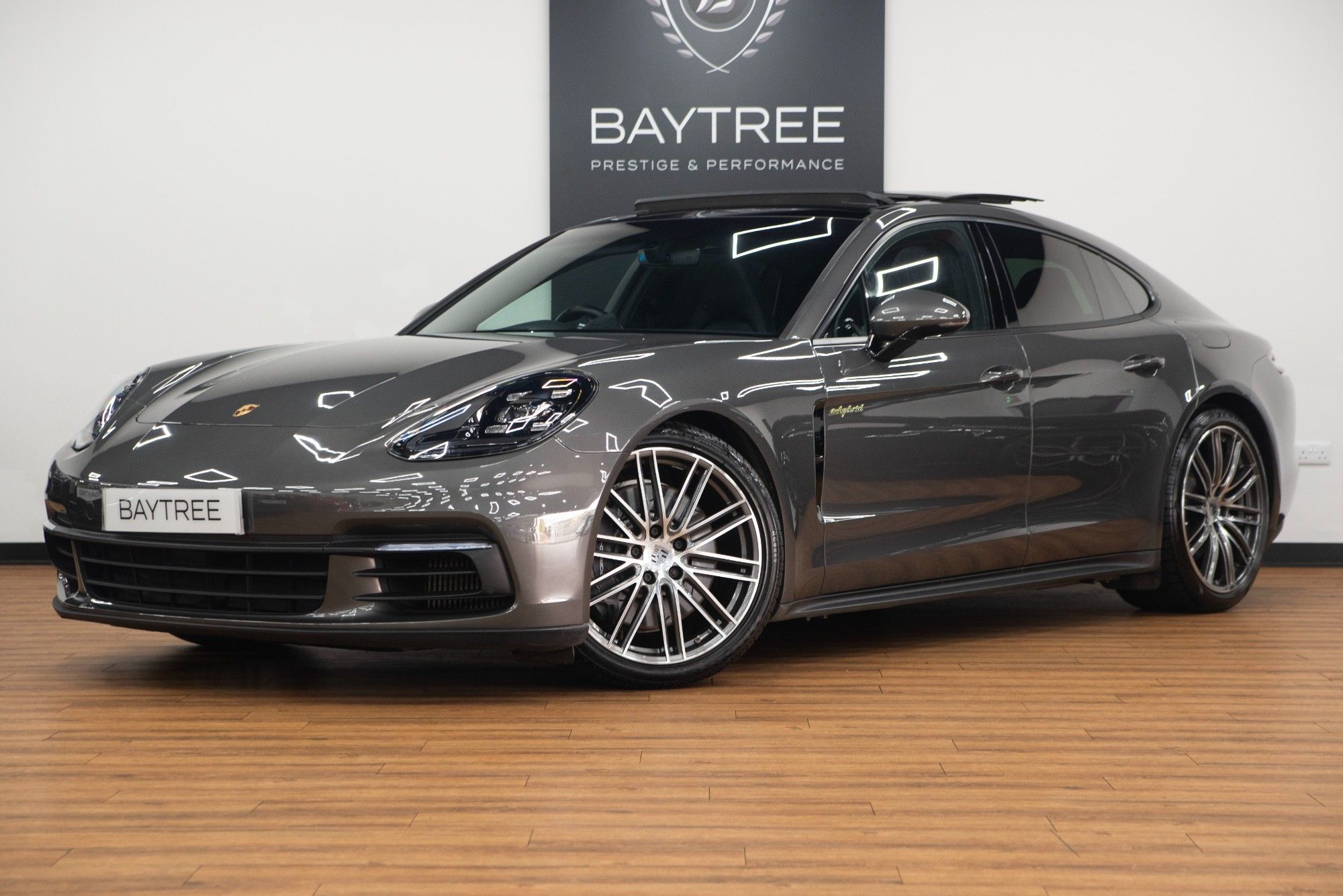 USED 2018 18 PORSCHE PANAMERA 2.9 V6 E-Hybrid 14kWh 4  