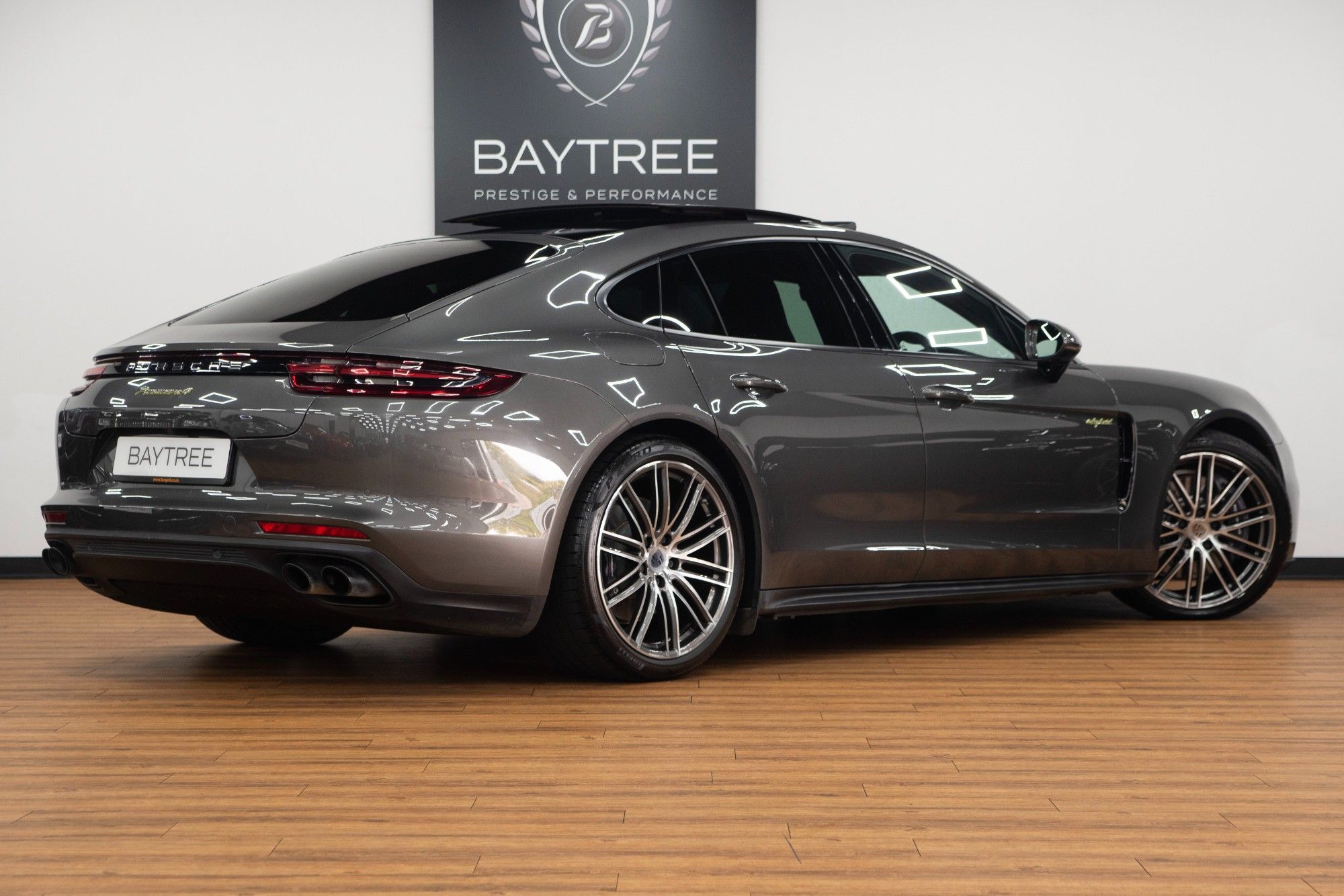 USED 2018 18 PORSCHE PANAMERA 2.9 V6 E-Hybrid 14kWh 4  