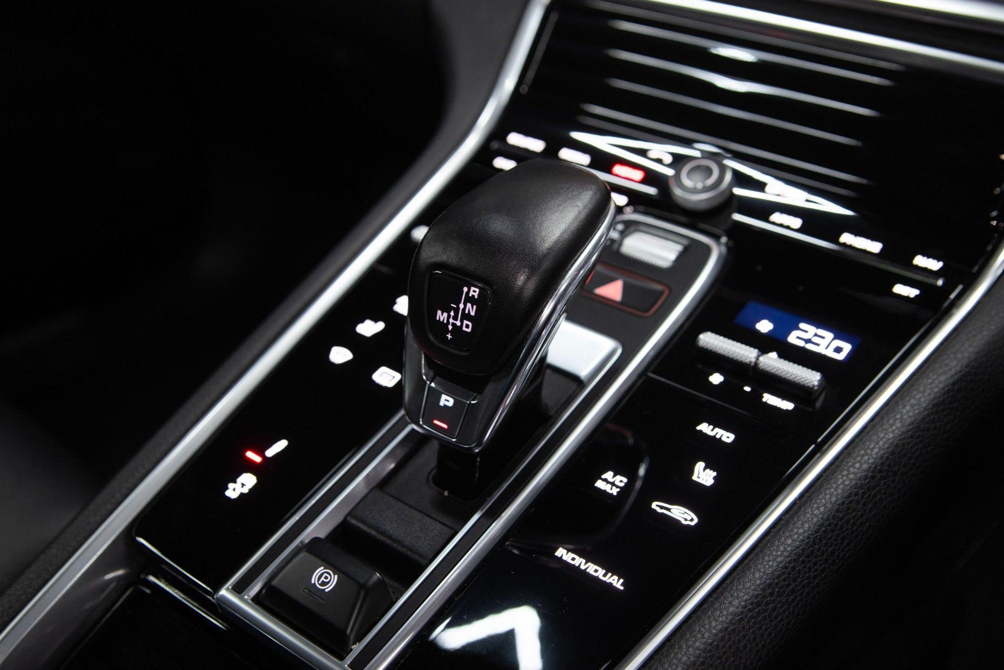 USED 2018 18 PORSCHE PANAMERA 2.9 V6 E-Hybrid 14kWh 4  
