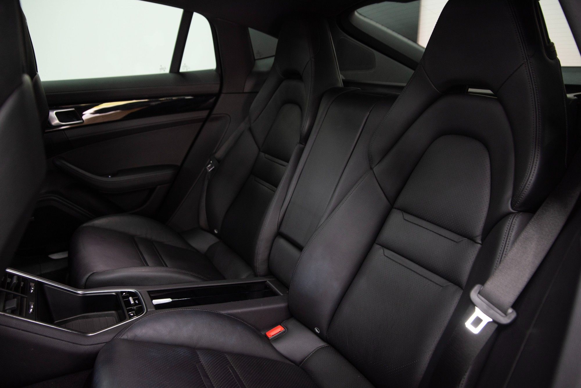 USED 2018 18 PORSCHE PANAMERA 2.9 V6 E-Hybrid 14kWh 4  
