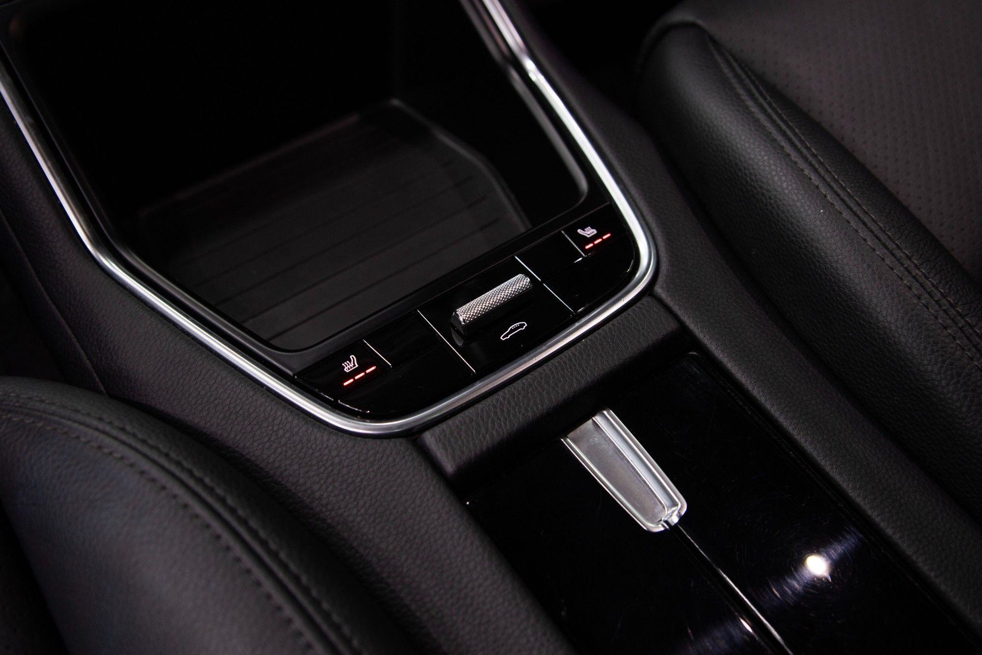 USED 2018 18 PORSCHE PANAMERA 2.9 V6 E-Hybrid 14kWh 4  
