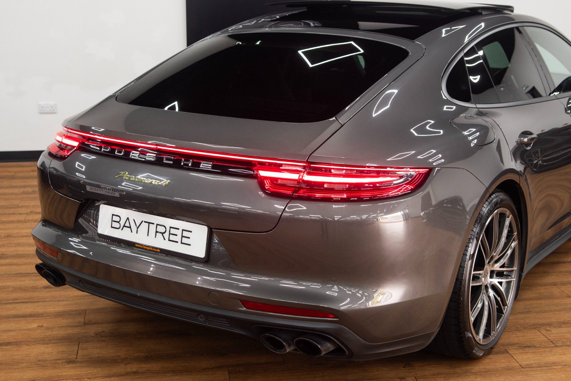 USED 2018 18 PORSCHE PANAMERA 2.9 V6 E-Hybrid 14kWh 4  
