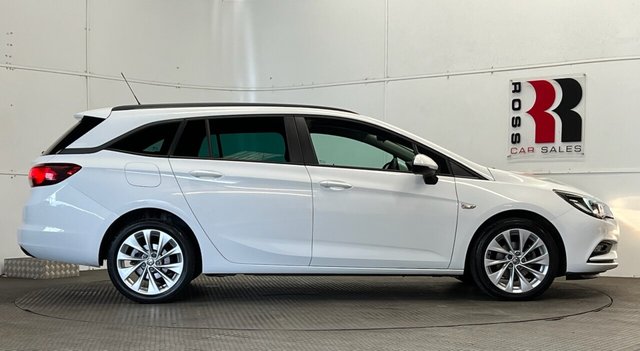 2018 Vauxhall Astra 1L Design 5dr - Photo 2