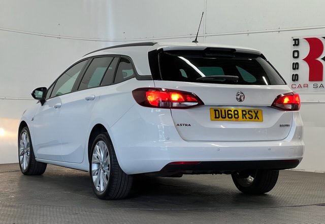 2018 Vauxhall Astra 1L Design 5dr - Photo 5