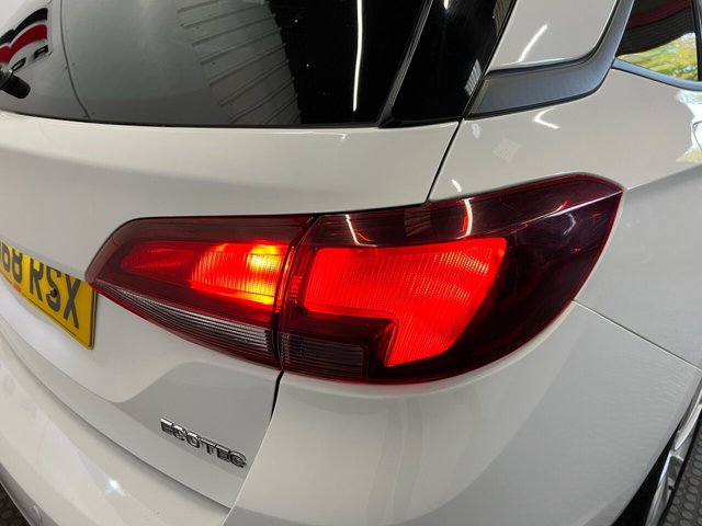 2018 Vauxhall Astra 1L Design 5dr - Photo 12