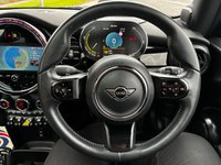 USED 2021 71 MINI Electric Hatch Cooper SE 32.6kWh Level 3 Hatchback 3dr Electric Auto (184 ps) 2 OWNERS FROM NEW* MINI SERVICE HISTORY* FULL EV* AUTOMATIC* SAT NAV* PANORAMIC ROOF* FULL LEATHER* HEATED SEATS* ECO  / SPORT MODE* SPEED / COLLISION ASSIST* TRACTION CONTROL* ELECTRIC HANDBRAKE