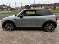 USED 2021 71 MINI Electric Hatch Cooper SE 32.6kWh Level 3 Hatchback 3dr Electric Auto (184 ps) 2 OWNERS FROM NEW* MINI SERVICE HISTORY* FULL EV* AUTOMATIC* SAT NAV* PANORAMIC ROOF* FULL LEATHER* HEATED SEATS* ECO  / SPORT MODE* SPEED / COLLISION ASSIST* TRACTION CONTROL* ELECTRIC HANDBRAKE